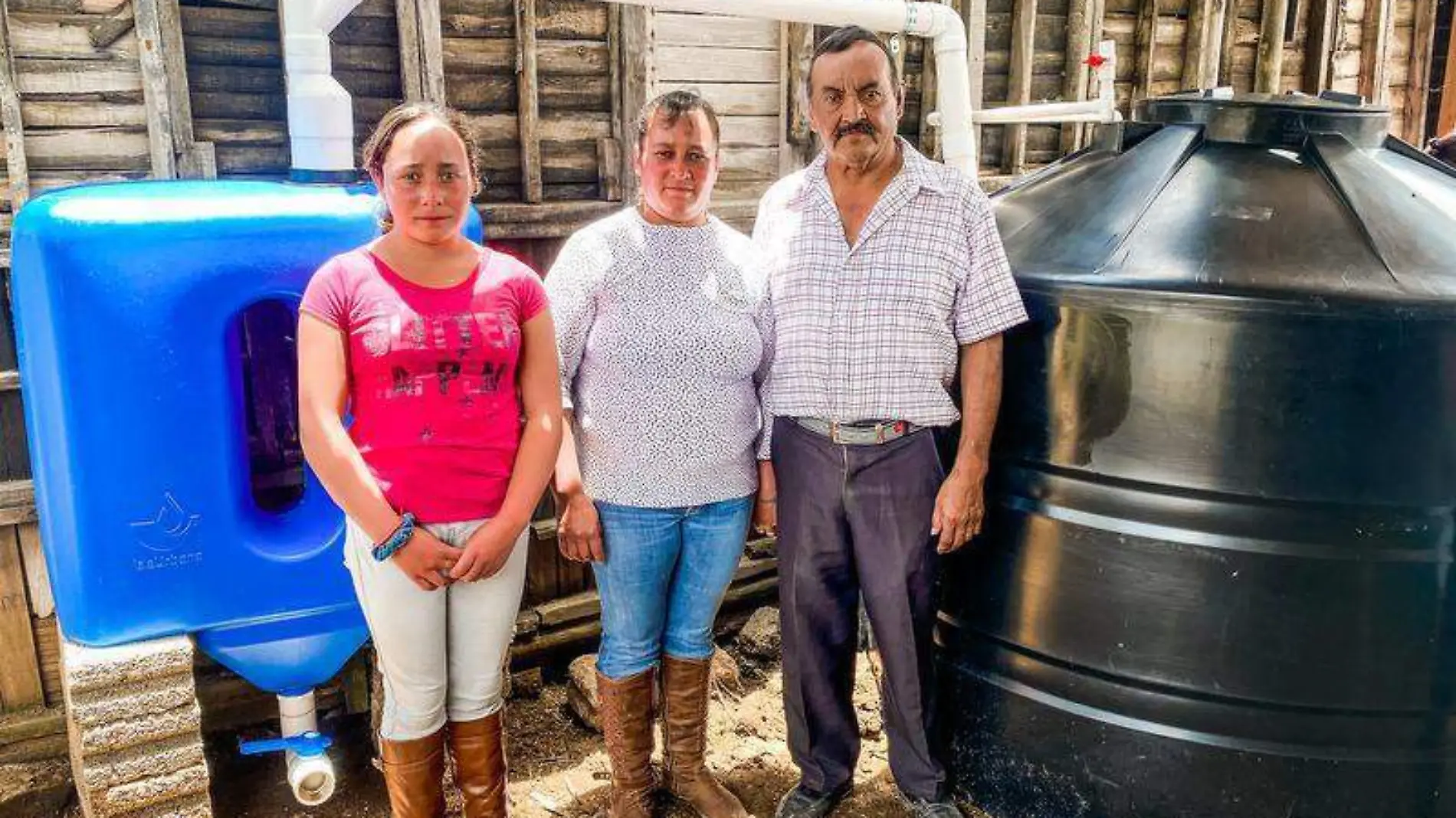 Agua y luz, gobierno 1